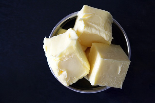 ucieranie masła mikserem